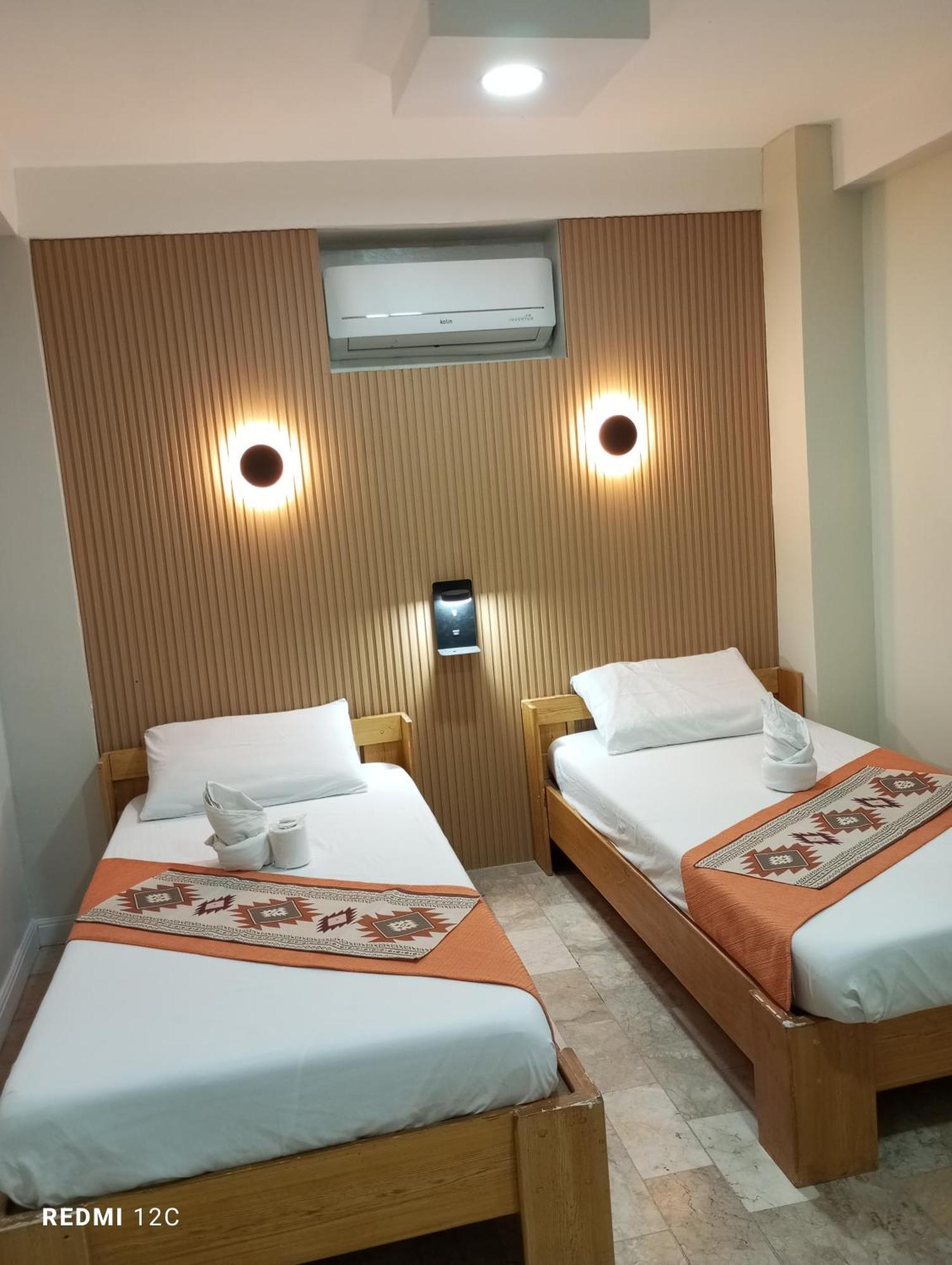 Airport Hostel Manila Pasay Buitenkant foto