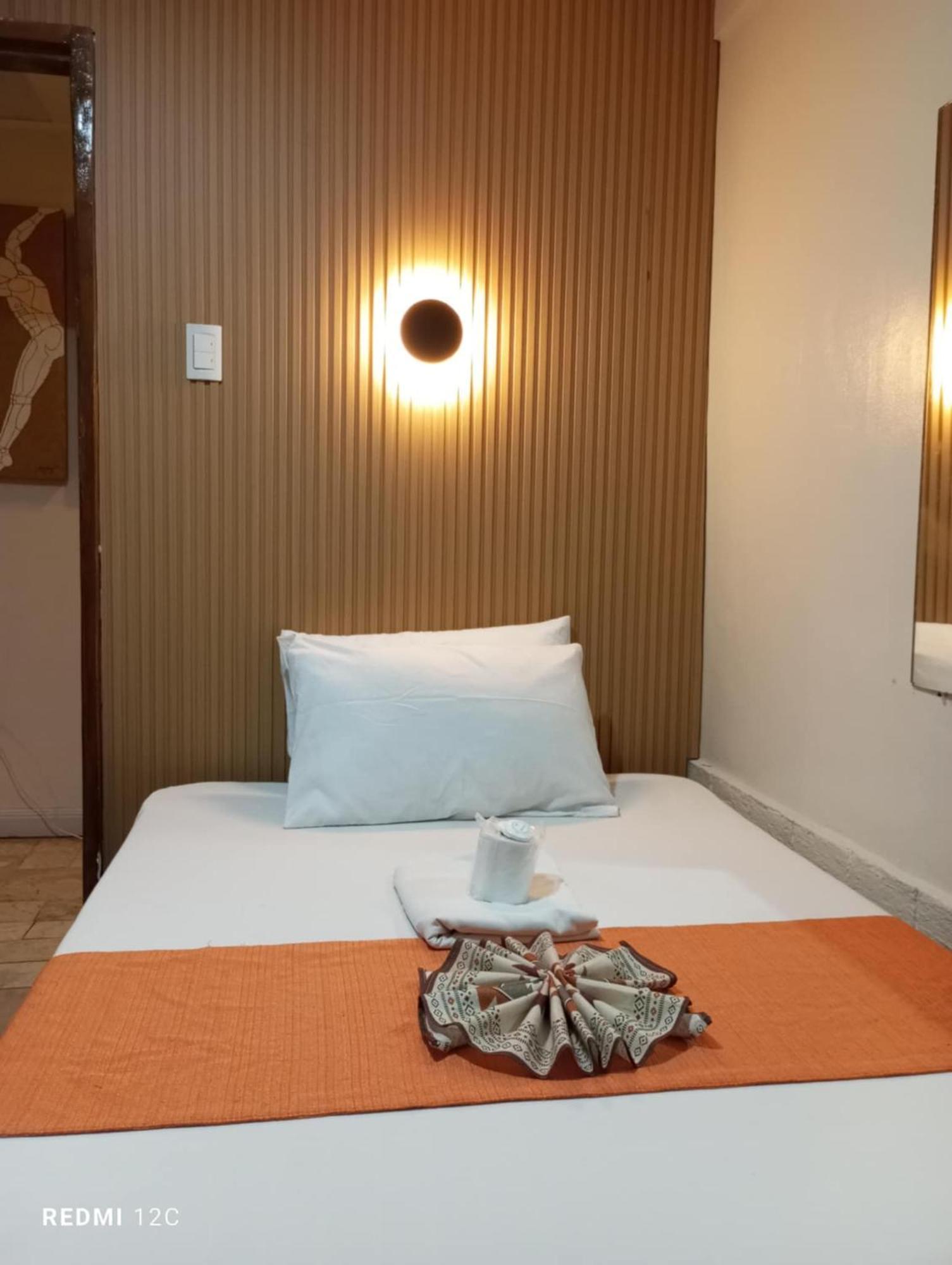Airport Hostel Manila Pasay Buitenkant foto